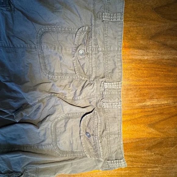 Calvin Klien Jeans, Cropped Cargo Pants Army Green SZ 16 - Picture 4 of 11